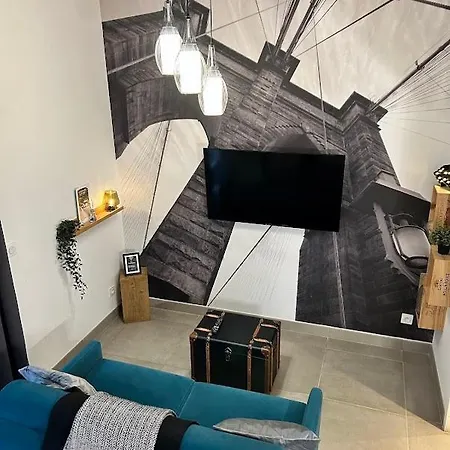 Charming Duplex - Centre Apartment
